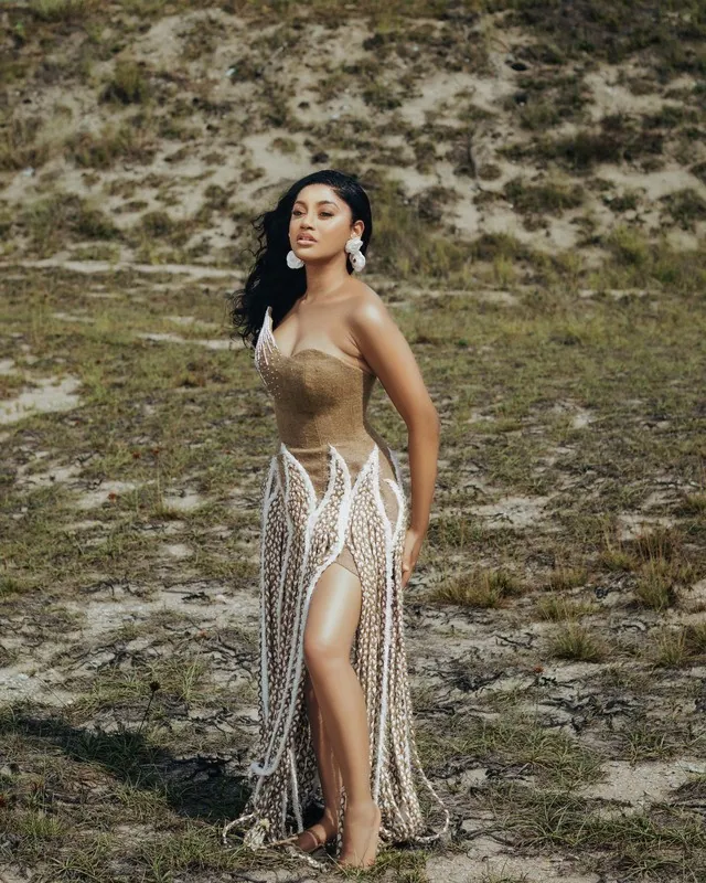 The Airy Muse in Sand